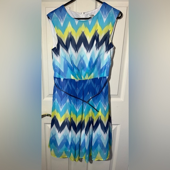 Dress Barn Blue Zig Zag Dress Size 8 Colorful Sleeveless Lined Chiffon Style - Picture 13 of 13